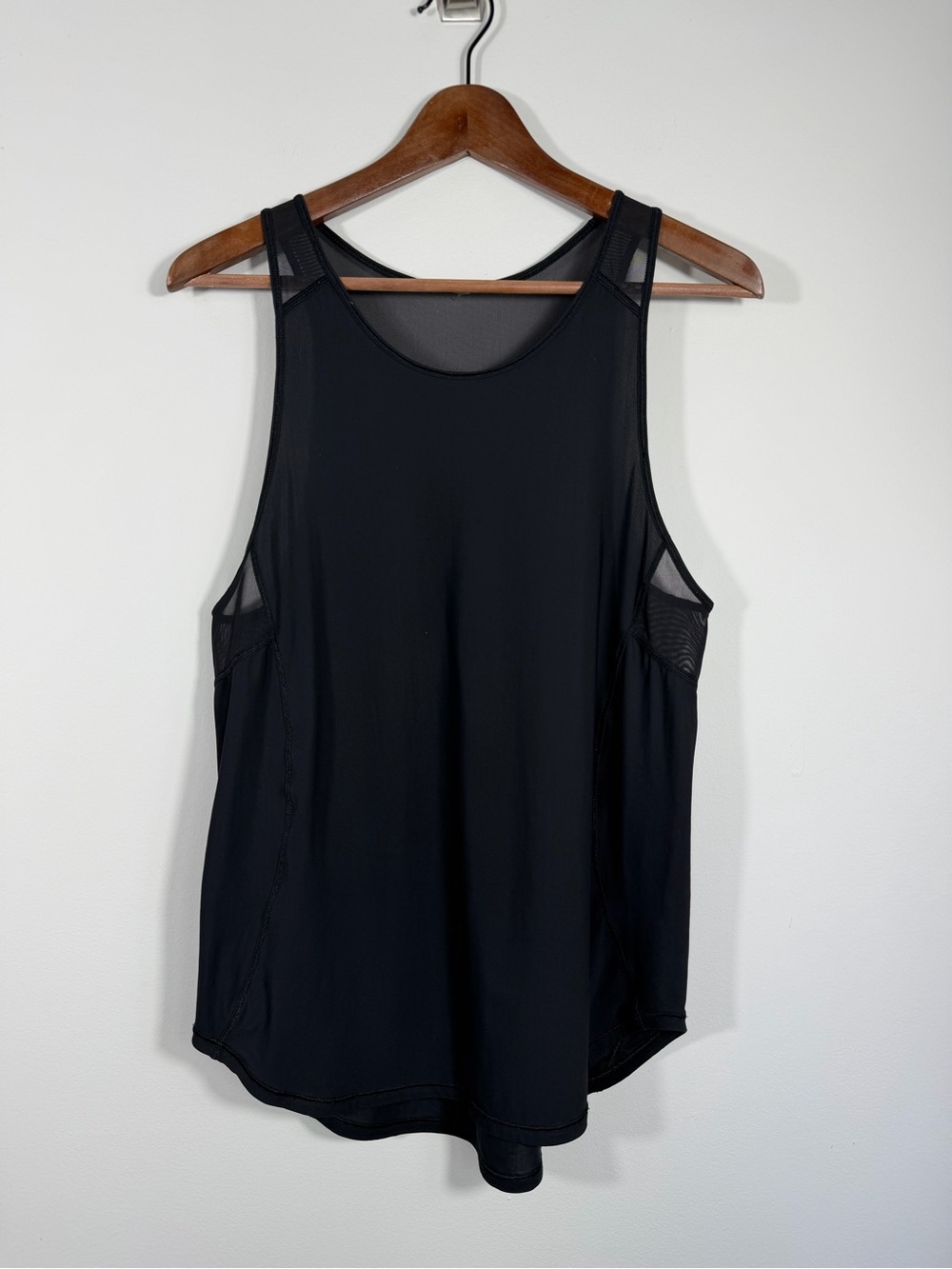 Lululemon Black Mesh Panel Relaxed Athletic Tank Top Curved Hem